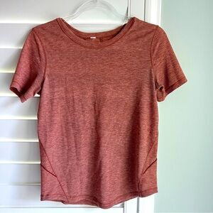 Lululemon align lightweight t-shirt.